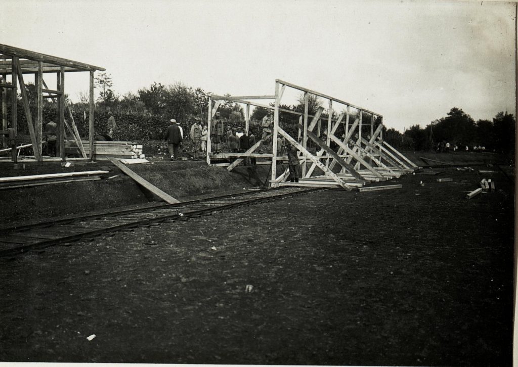 File:Bau der Feldbahn bei Komen. (BildID 15586668).jpg