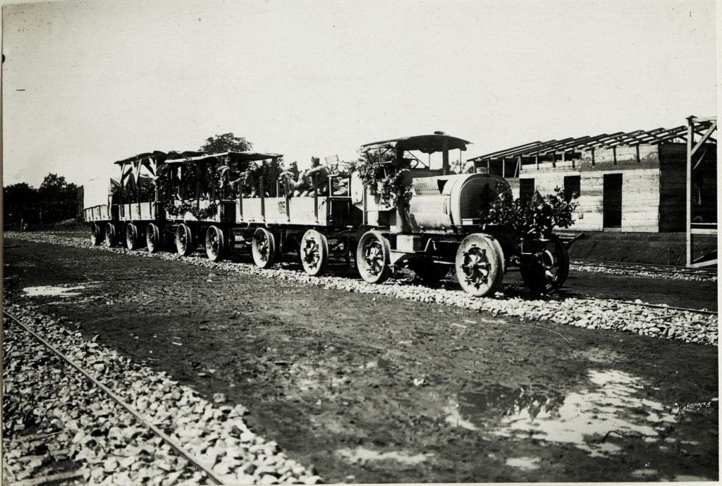 File:Erste Fahrt der Feldbahn bei Komen. (BildID 15586689).jpg
