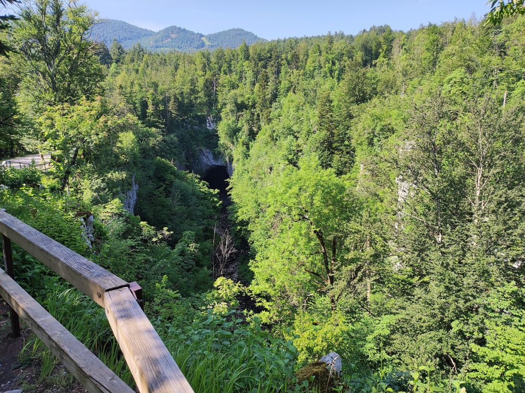 Rakov Škocjan, Cerknica