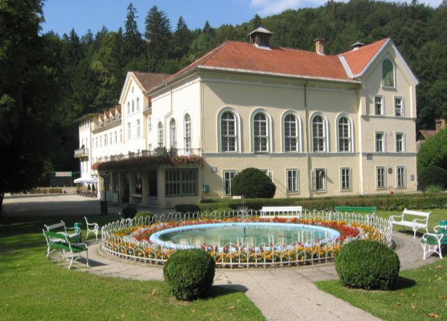 Zdraviliški dom